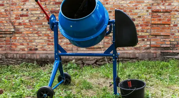Ile prądu zużywa betoniarka? Sprawdź koszty i oszczędności